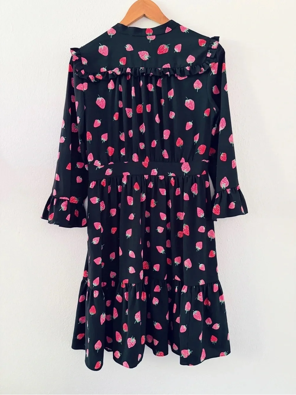 NWOT Kate Spade Tossed Strawberry Ruffle Shirtdress size 10